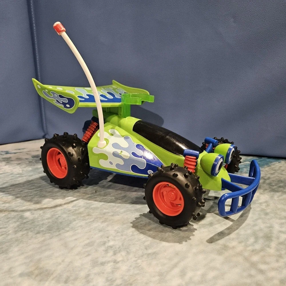 2018 Disney Pixar RC Car Vehicle w Buzz Lightyear Figure & Disney Store Woody